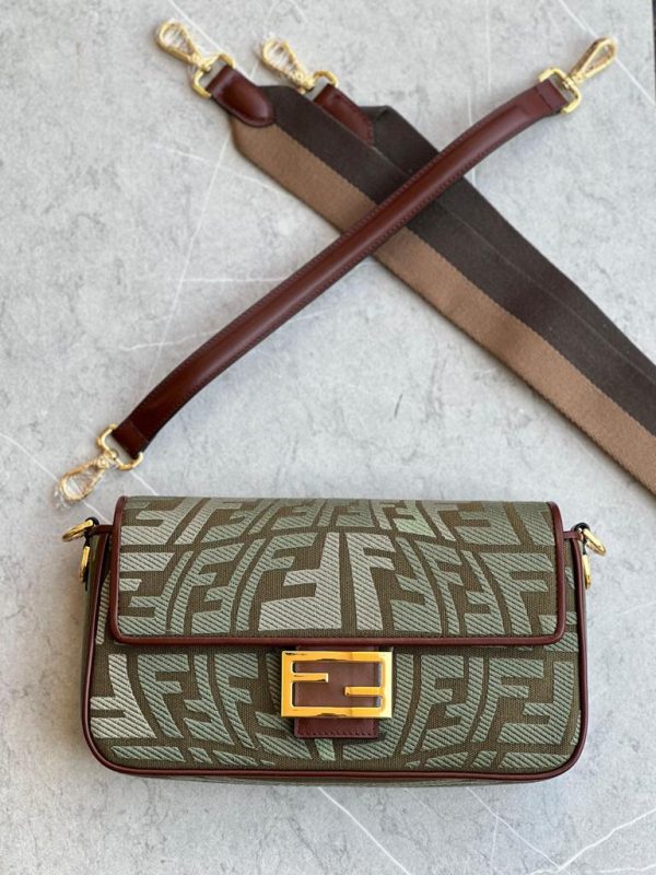 Fendi Baguette bag in denim with FF pattern - Image 3