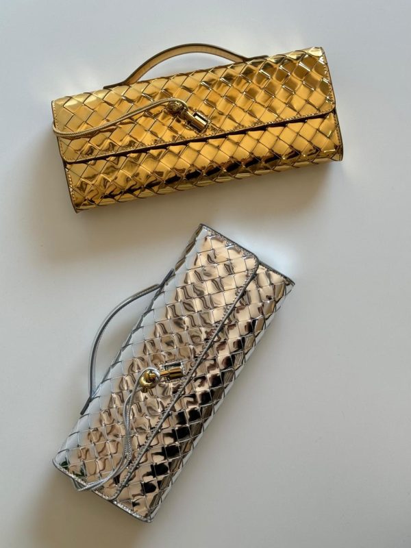 Bottega Veneta Long Andiamo clutch - Image 3