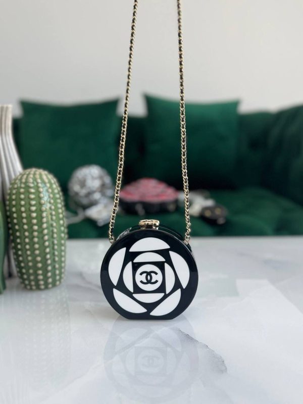 Chanel Resin Plexi CC Camellia Minaudiere Clutch - Image 6