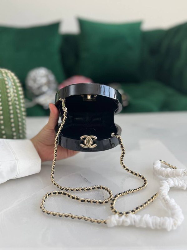 Chanel Resin Plexi CC Camellia Minaudiere Clutch - Image 3