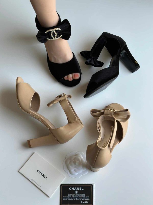 Chanel Women's Black Leather Pumps