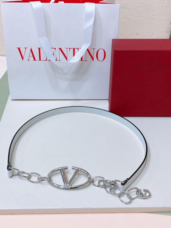 Valentino Garavani Vlogo Signature Shiny Calfskin Belt with Chain - Image 3