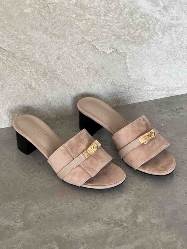 Hermes Gigi 50 sandal - Image 4