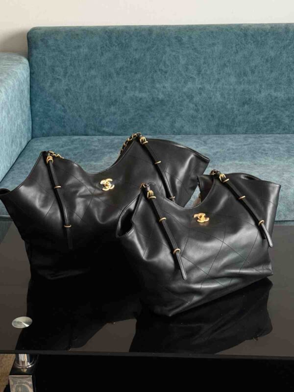 Chanel 25S Tote - Image 2