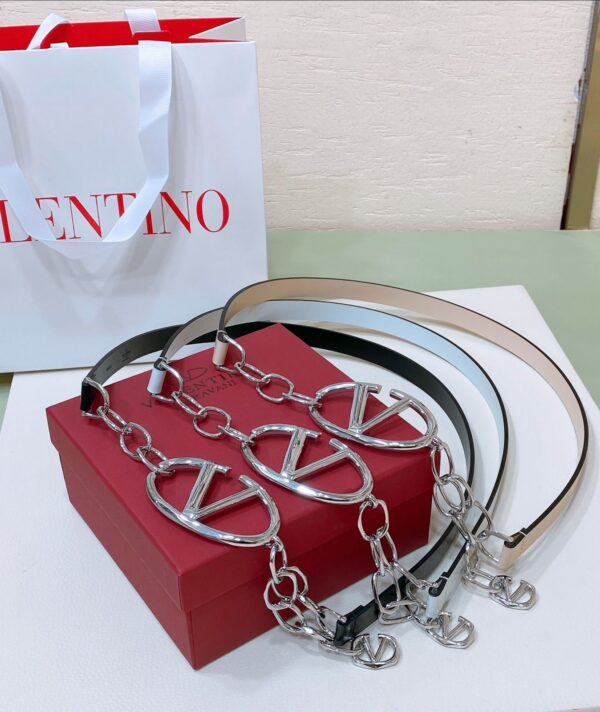 Valentino Garavani Vlogo Signature Shiny Calfskin Belt with Chain - Image 2