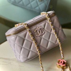 Chanel 24a vanity 17cm lambskin leather