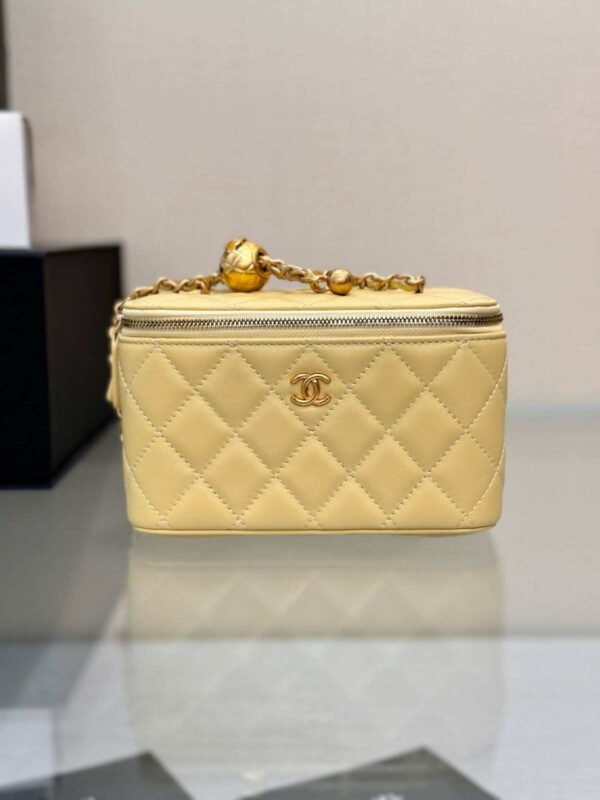 Chanel Classic Top Handle Vanity Case - Image 4