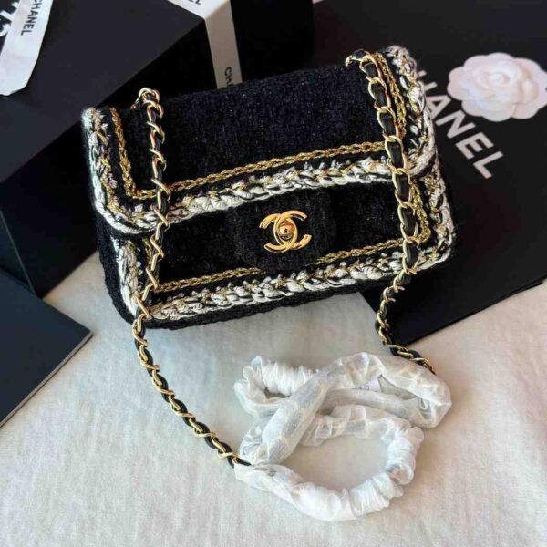 CHANEL Pre-Owned 2018 denim quilted shoulder bag women - Image 2
