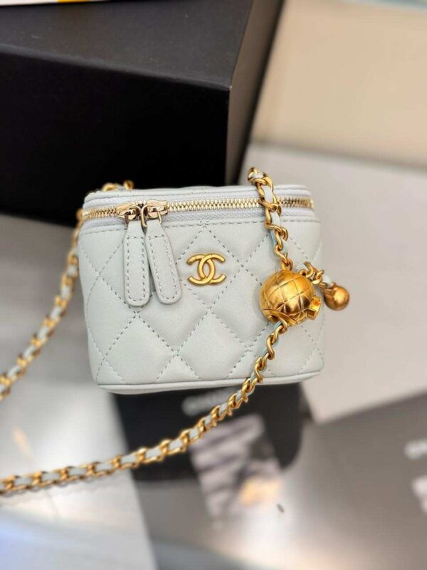 Chanel Sugar Cube Vanity Case - Image 4