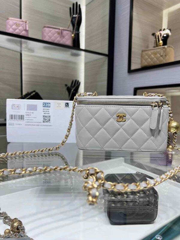 Chanel 24a vanity 17cm lambskin leather - Image 6