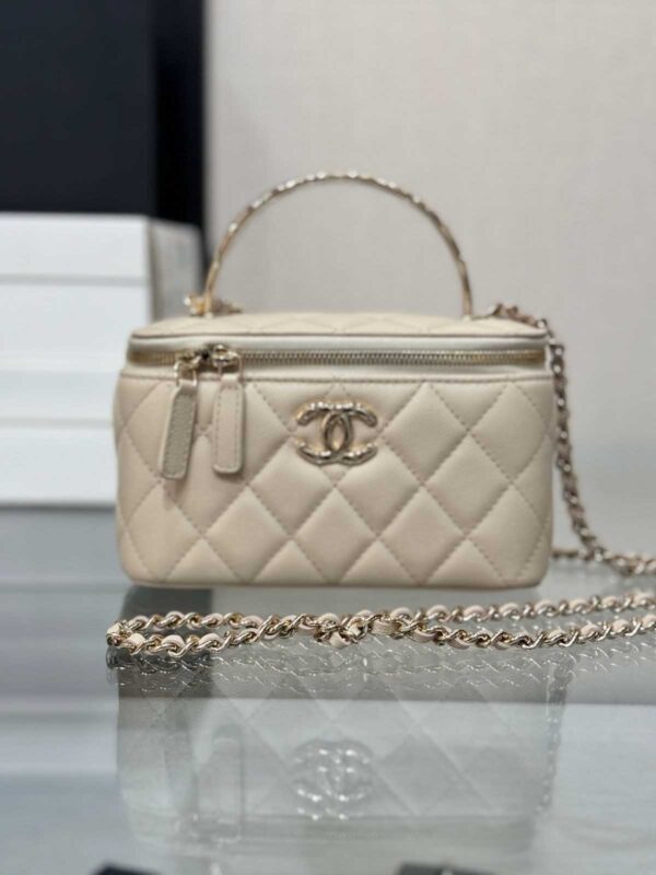 Chanel Classic Top Handle Vanity Case - Image 2