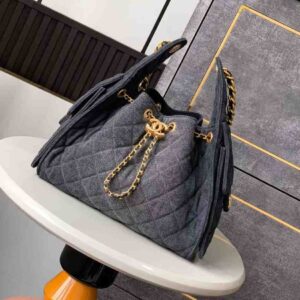 Chanel 25 small handbag,