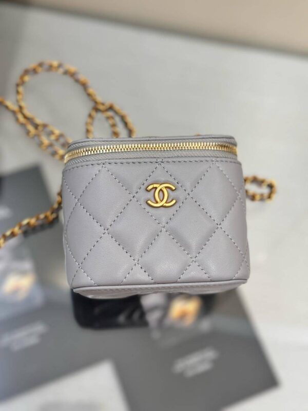 Chanel Sugar Cube Vanity Case - Image 3