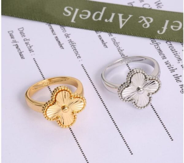 Van Cleef Ear Ring - Image 7