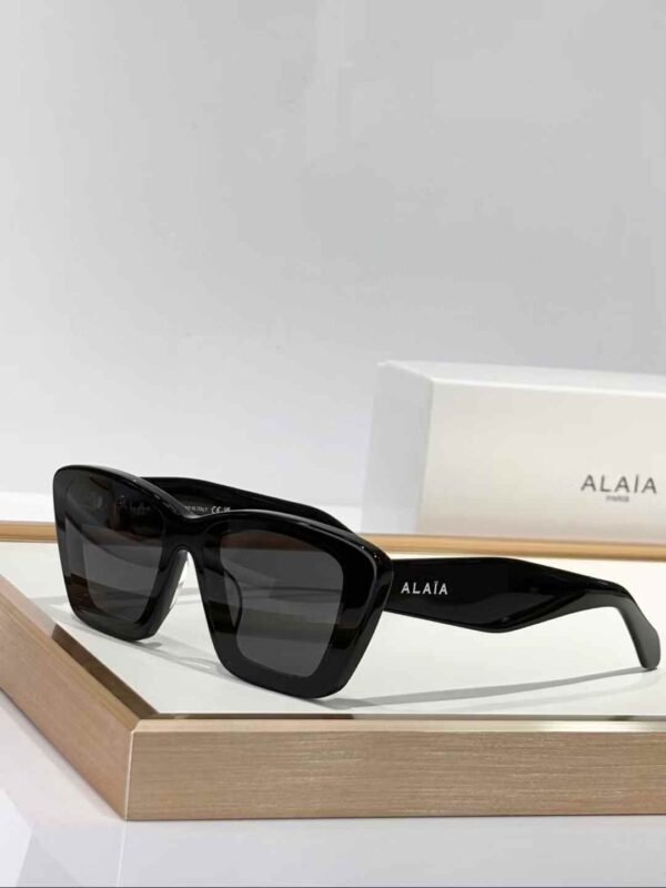 Azzedine-Alaïa AA0070S Sunglasses 001 - Image 3