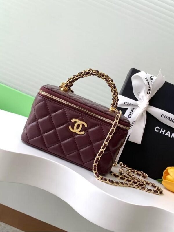 Chanel Quilted Caviar Leather Cc Long Vanity Case - Image 15