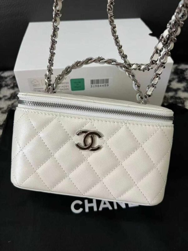 Chanel Quilted Caviar Leather Cc Long Vanity Case - Image 11