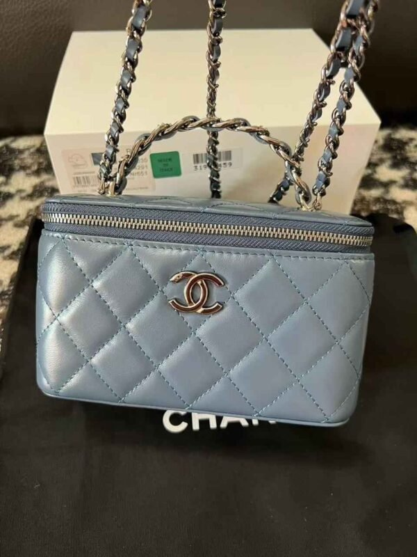 Chanel Quilted Caviar Leather Cc Long Vanity Case - Image 12