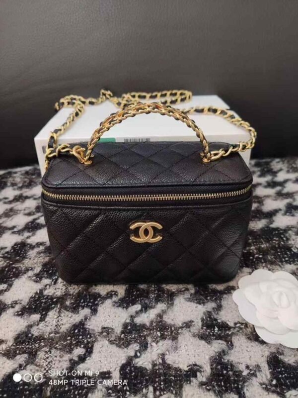 Chanel Quilted Caviar Leather Cc Long Vanity Case - Image 9