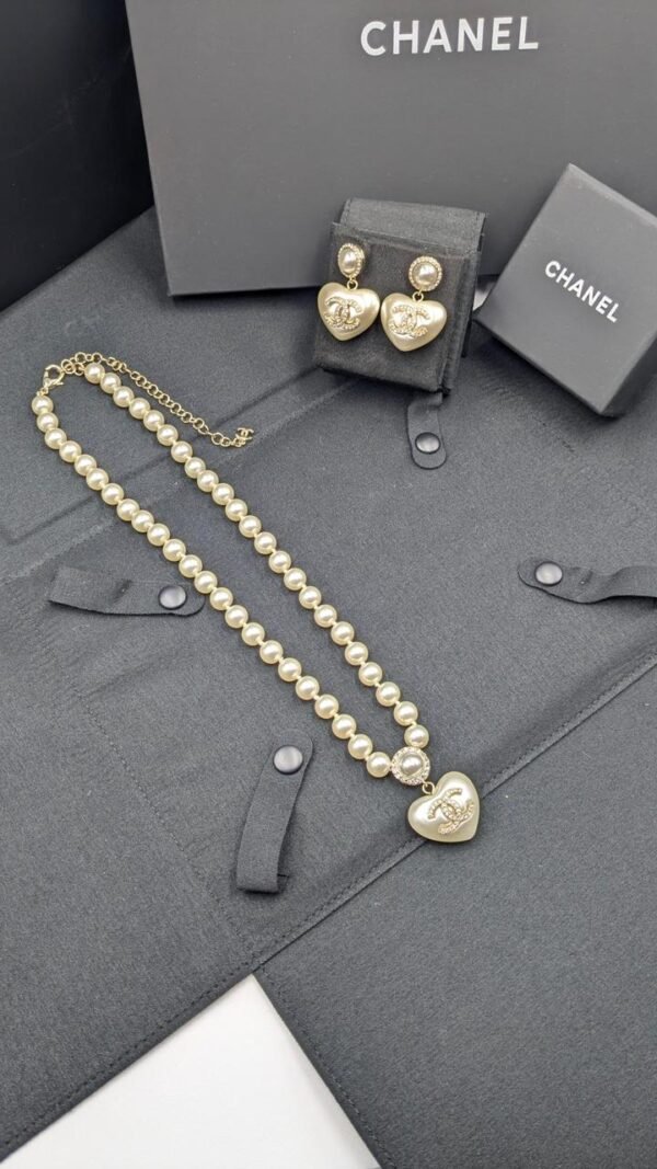 Chanel necklace - Image 3