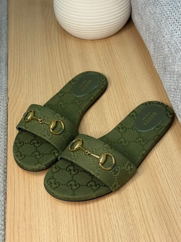 Gucci slippers