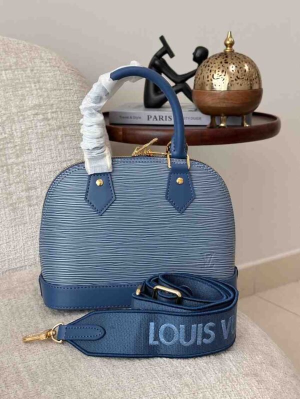 LOUIS VUITTON Cluny Mini - Image 3