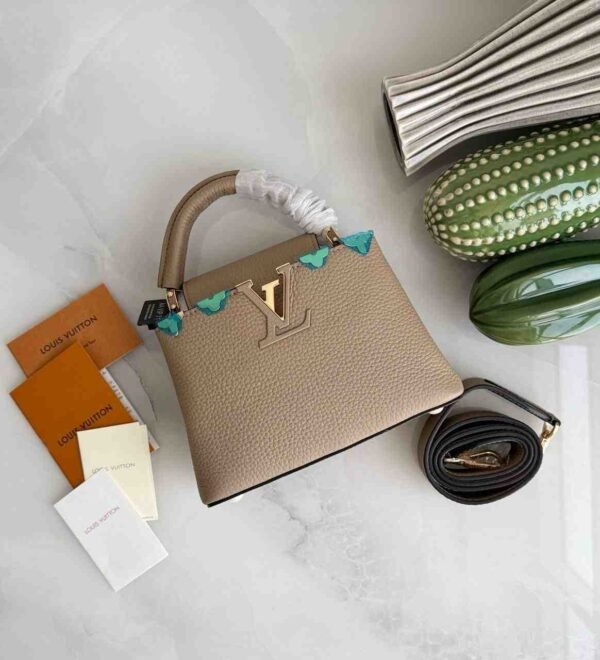 Louis Vuitton Capucines - Image 4