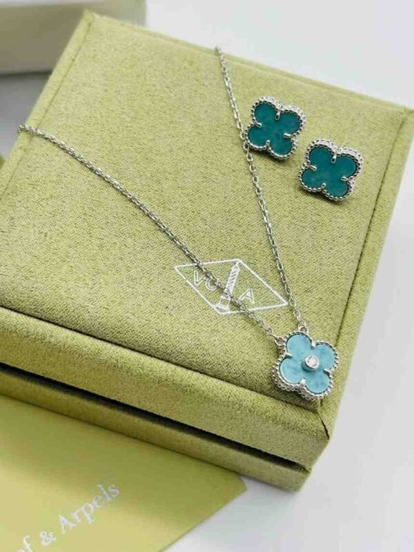 Van Cleef & Arpels Vintage Alhambra Necklace - Image 2