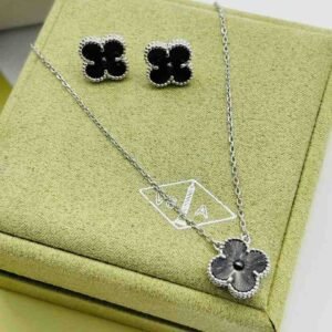 Van Cleef & Arpels Vintage Alhambra Necklace