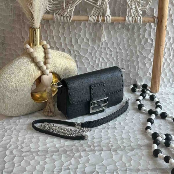 Fendi Baguette bag - Image 4