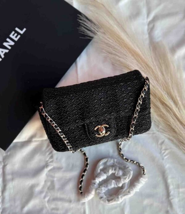 Chanel Medium Classic Single Flap Bag in Crochet Raffia - Image 2